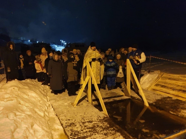 В Коряжме прошел ежегодный Крестный ход ко Иордани