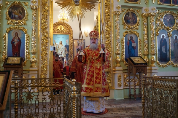 Накануне дня памяти апостола и евангелиста Марка епископ Василий совершил Всенощное бдение в храме прп. Лонгина Коряжемского