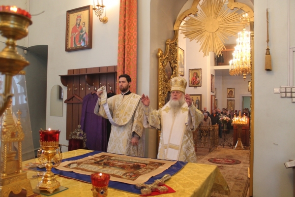 В день памяти прп. Алипия столпника епископ Василий совершил Божественную литургию 