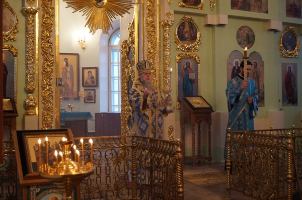 Епископ Василий совершил Всенощное бдение накануне Благовещения Пресвятой Богородицы