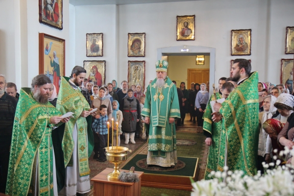 В Престольный Праздник епископ Василий совершил Божественную литургию в Коряжме