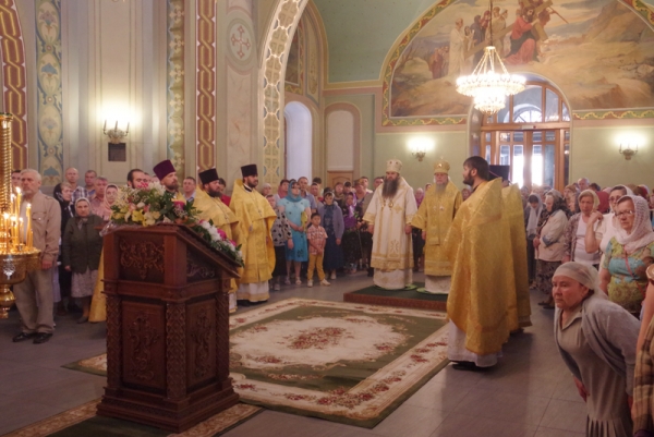 В день памяти шести Вселенских Соборов, Собор Архангела Гавриила епископ Василий сослужил Божественную литургию митрополиту Георгию в храме в честь Всемилостивейшего Спаса