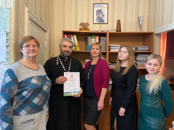 В Вельском районе вручили сертификаты участникам конкурса «Красота Божьего мира»