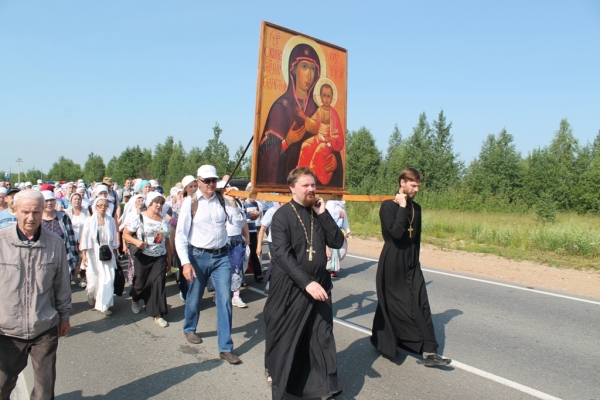 Ежегодный крестный ход на Христофорову пустынь прошел в Котласской епархии