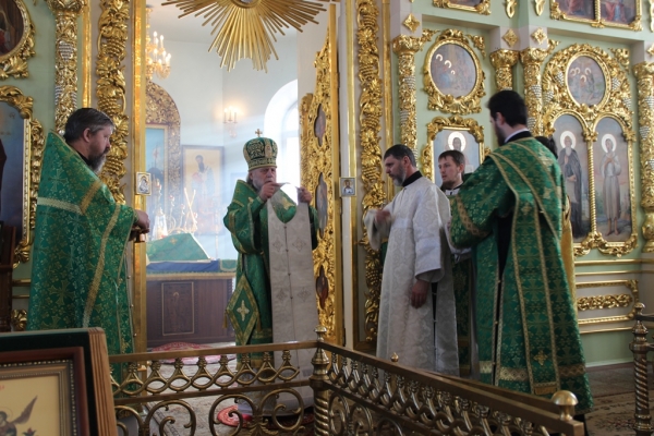 Епископ Василий возглавил Божественную литургию в Престольный Праздник в Коряжме
