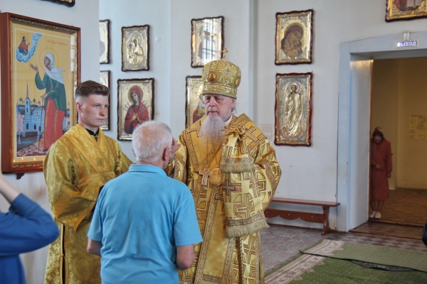 Накануне дня памяти святых отцов шести Вселенских Соборов епископ Василий совершил Всенощное бдение