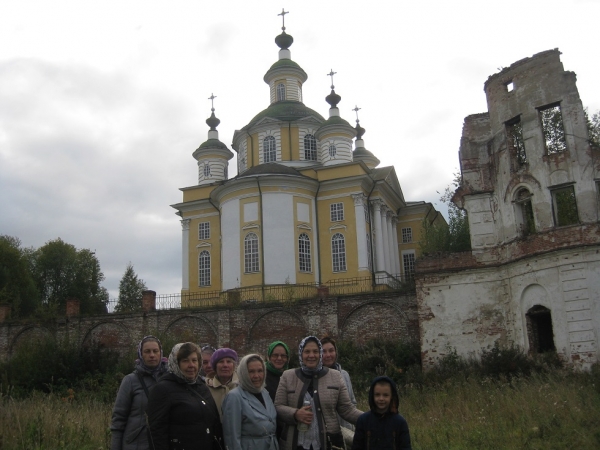 Сестры милосердия при Котласской городской больнице совершили паломническую поездку в Тотьму