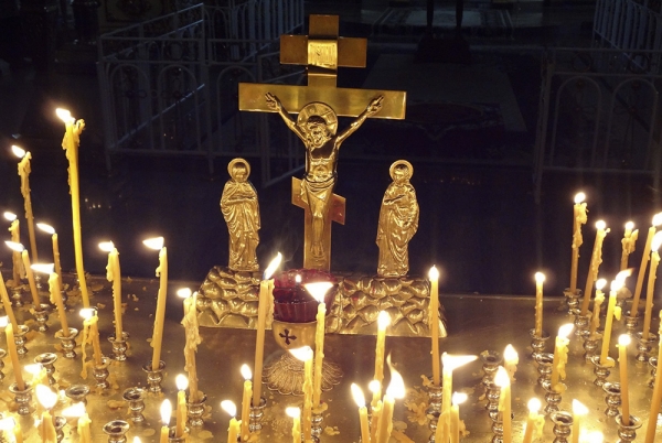 В храмах Котласской епархии помянули всех усопших, пострадавших в годину гонений за веру Христову