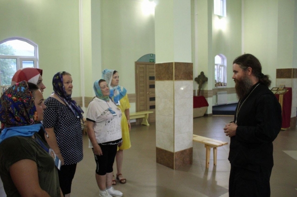 Участники велопрогулки посетили Казанский храм в Октябрьском
