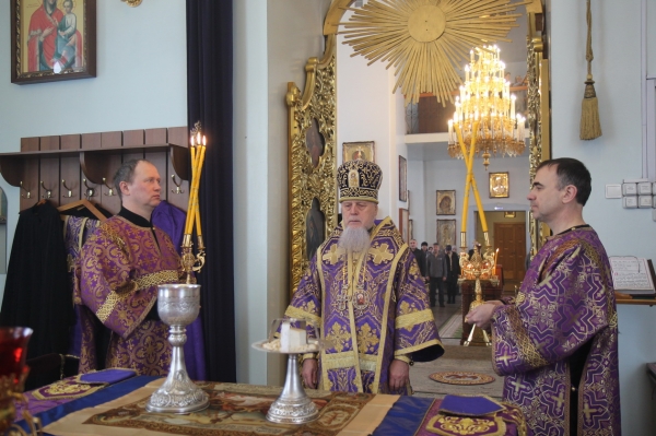 Епископ Василий совершил Божественную литургию в день памяти блаженной Матроны Московской