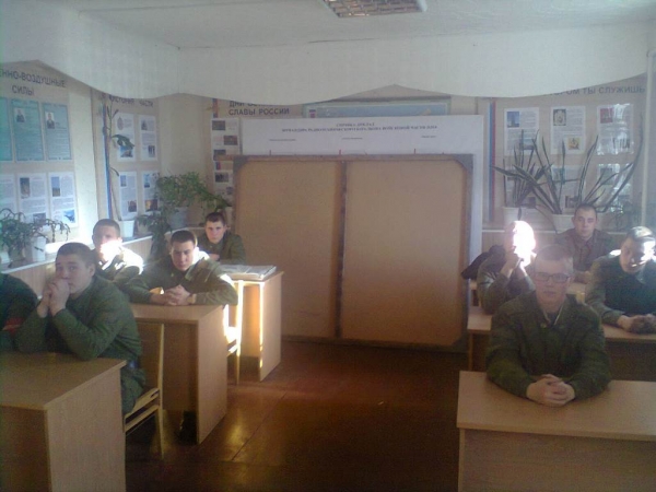 Котласский священник встретился с составом солдат воинской части в Савватии