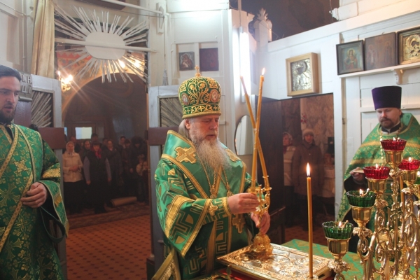 В день памяти прп. Варлаама Хутынского епископ Василий совершил Божественную литургию