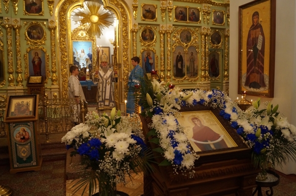 Епископ Василий совершил Всенощное бдение накануне праздника Покрова Пресвятой Богородицы 