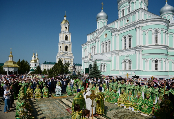 В день памяти прп. Серафима Саровского Святейший Патриарх Московский и всея Руси Кирилл совершил Божественную литургию в Свято-Троицком Серафимо-Дивеевском монастыре