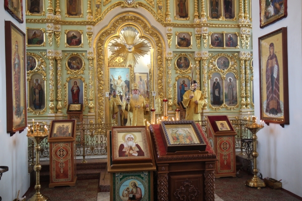 Епископ Василий в неделю сыропустную совершил Божественную литургию в храме прп. Лонгина Коряжемского 