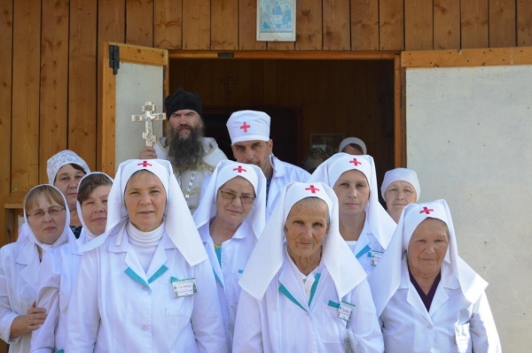 В Праздник Преображения Господня совершен чин посвящения сестер милосердия  ко храму прп. Сергия Радонежского при Котласской городской больнице.
