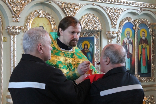 В ИК №5 г. Коряжма совершена Божественная литургия