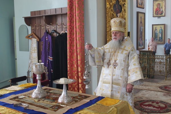 Епископ Василий совершил Литургию в день памяти Всех святых в земле Русской просиявших