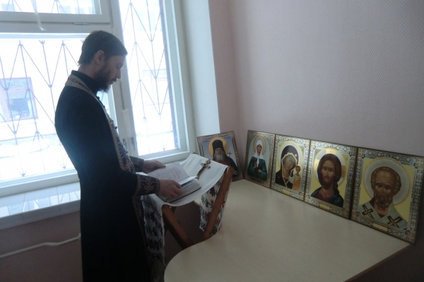 В Коряжемской больнице прошел водосвятный молебен
