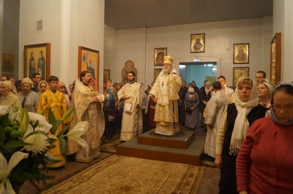 В день Рождества Христова епископ Василий совершил Божественную литургию в храме прп. Лонгина Коряжемского г. Коряжма
