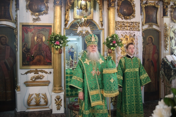 В День Святого Духа епископ Василий совершил Божественную литургию в Красноборске