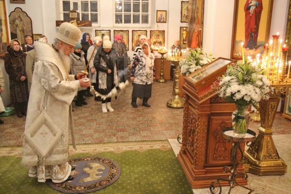 Епископ Василий совершил Всенощное бдение накануне Крещения Господня