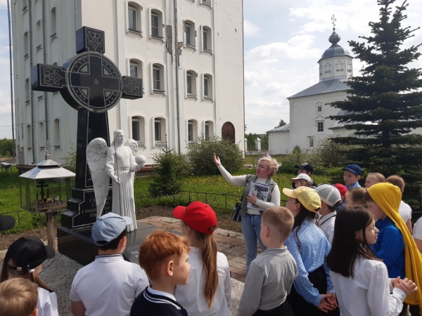 Ученики второй школы г. Коряжмы посетили Свято-Лонгинов храм 