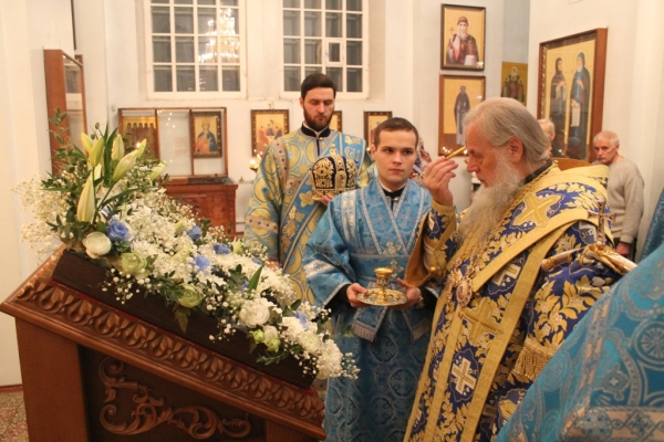 Накануне Введения во храм Пресвятой Богородицы епископ Василий совершил Всенощное бдение