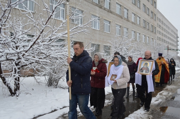 В Котласском больничном храме прп. Сергия Радонежского совершена Божественная литургия
