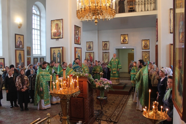 Епископ Василий совершил Божественную литургию в день памяти прп. Лонгина Коряжемского