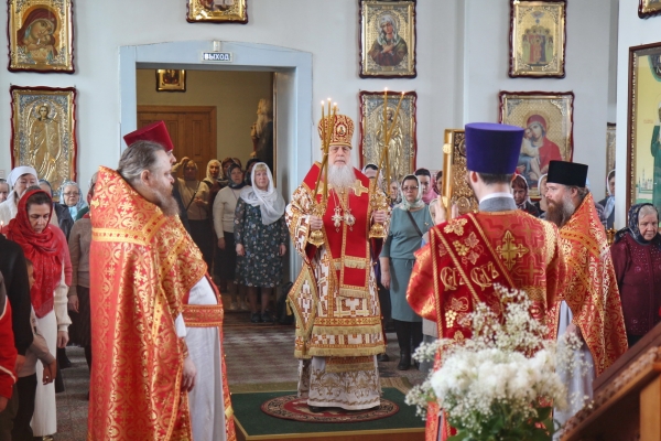 В день памяти апостола Фомы епископ Василий совершил Божественную литургию в Коряжме