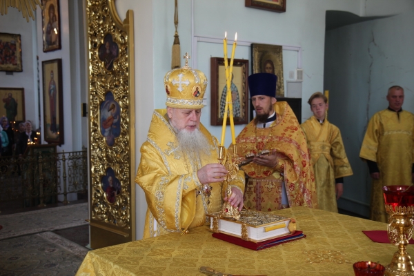 В день памяти прп. Антония Римлянина епископ Василий совершил Божественную литургию в Коряжме