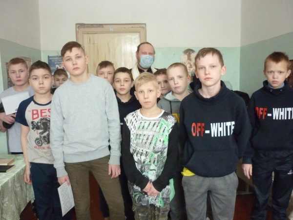 В Няндомской спецшколе совершено Таинство Крещения