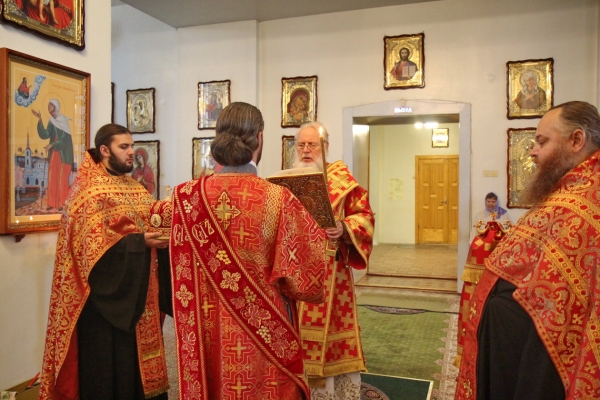Накануне Усекновения главы Иоанна Крестителя епископ Василий совершил Всенощное бдение 
