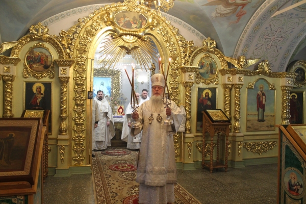 В десятую годовщину со дня кончины Святейшего Патриарха Алексия II епископ Василий совершил заупокойную Литургию