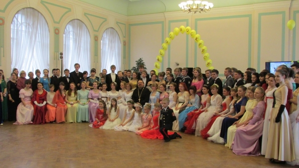 Молодежь Котласской епархии приняла участие в 22-м Пасхальном балу в Вологде