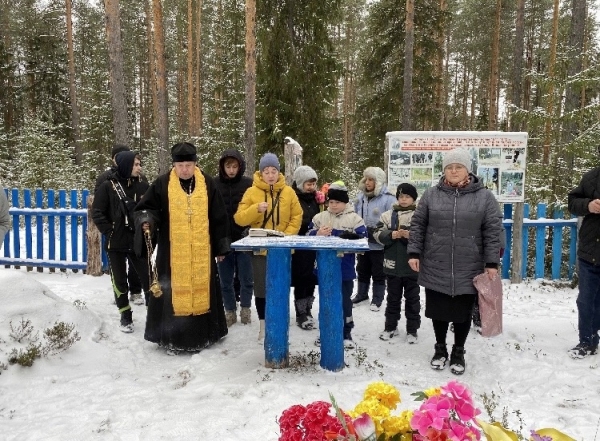 Панихида и освящение мемориального камня состоялось в Кулое в день памяти жертв политических репрессий
