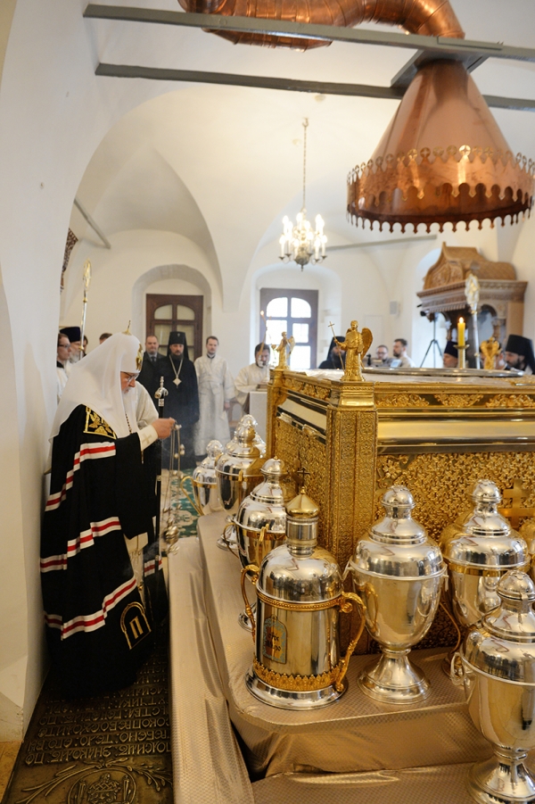 Предстоятель Русской Церкви совершил молебен на начало чина мироварения