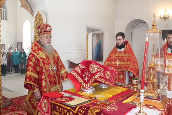 В Среду Светлой Седмицы епископ Василий совершил Божественную литургию в Свято-Никольском храме с. Никольск