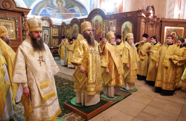 Епископ Василий принял участие в праздничном богослужении в Нижегородском Александро-Невском соборе