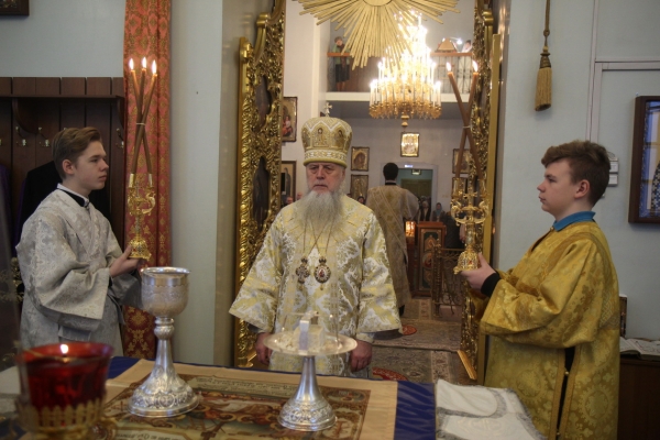 В день памяти свт. Макария Московского епископ Василий совершил Литургию в Коряжме