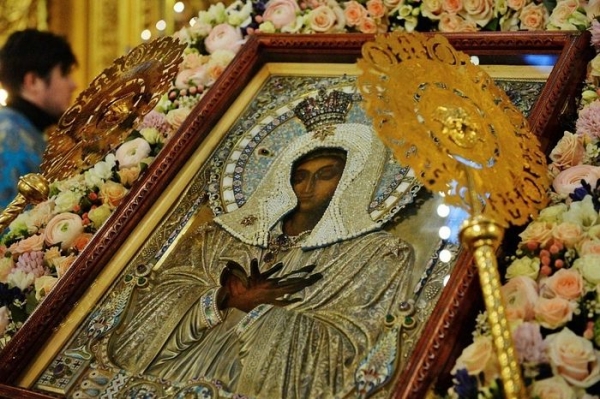 Все верные призываются на молитву со Святейшим Патриархом в своих домах во время объезда Его Святейшеством Москвы с иконой Божией Матери «Умиление»