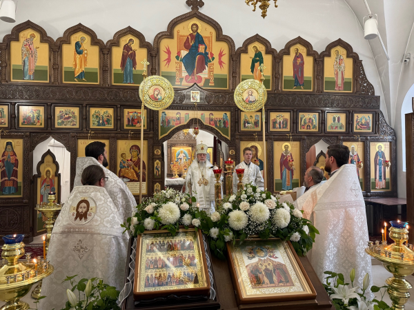 В день памяти прп. Пахомия Великого епископ Василий совершил Литургию в Лименде