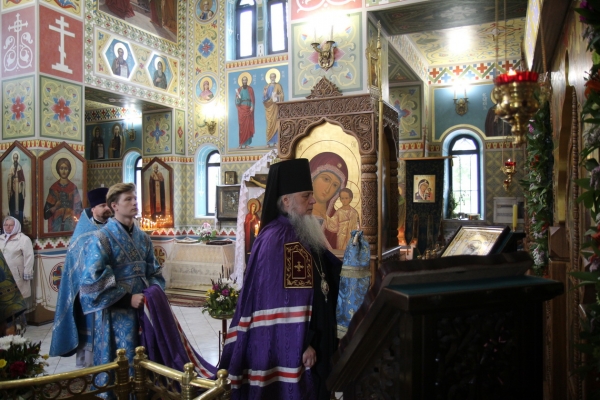 В день памяти Казанской иконы Божией Матери епископ Василий совершил Божественную литургию в Урдоме