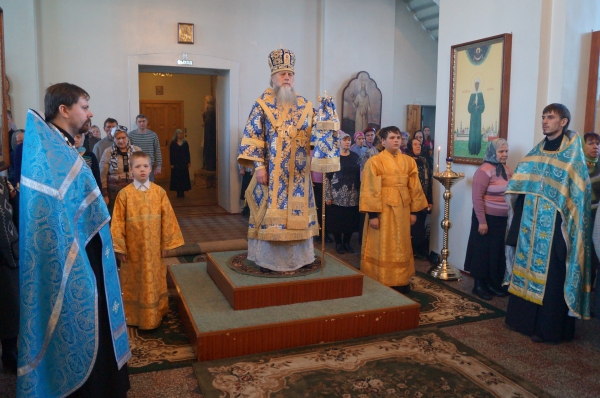 Епископ Василий накануне Благовещения Пресвятой Богородицы совершил Всенощное бдение в храме прп. Лонгина Коряжемского