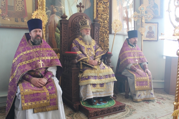 В день памяти свт. Григория Паламы епископ Василий совершил Божественную литургию в храме прп. Лонгина Коряжемского