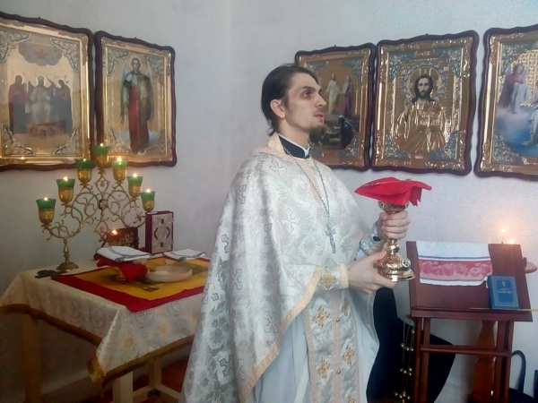 В храме д. Спасская прошла первая Божественная литургия после ремонта