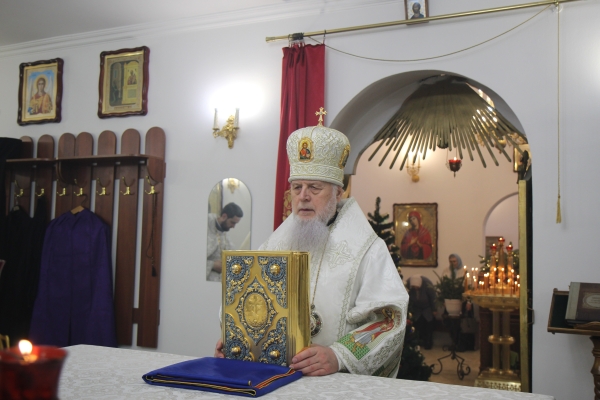 В день памяти архидиакона Стефана епископ Василий совершил Божественную литургию в Никольском храме г. Котласа