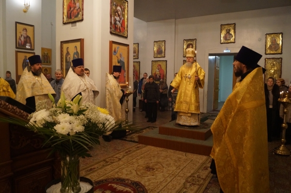 Епископ Василий совершил Всенощное бдение накануне дня памяти свт. Василия Великого в Коряжме