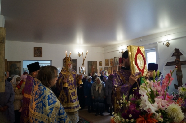 В день памяти мцц. Веры, Надежды, Любови и матери их Софии епископ Василий совершил Божественную литургию в храме прп. Серафима Саровского п. Коноша